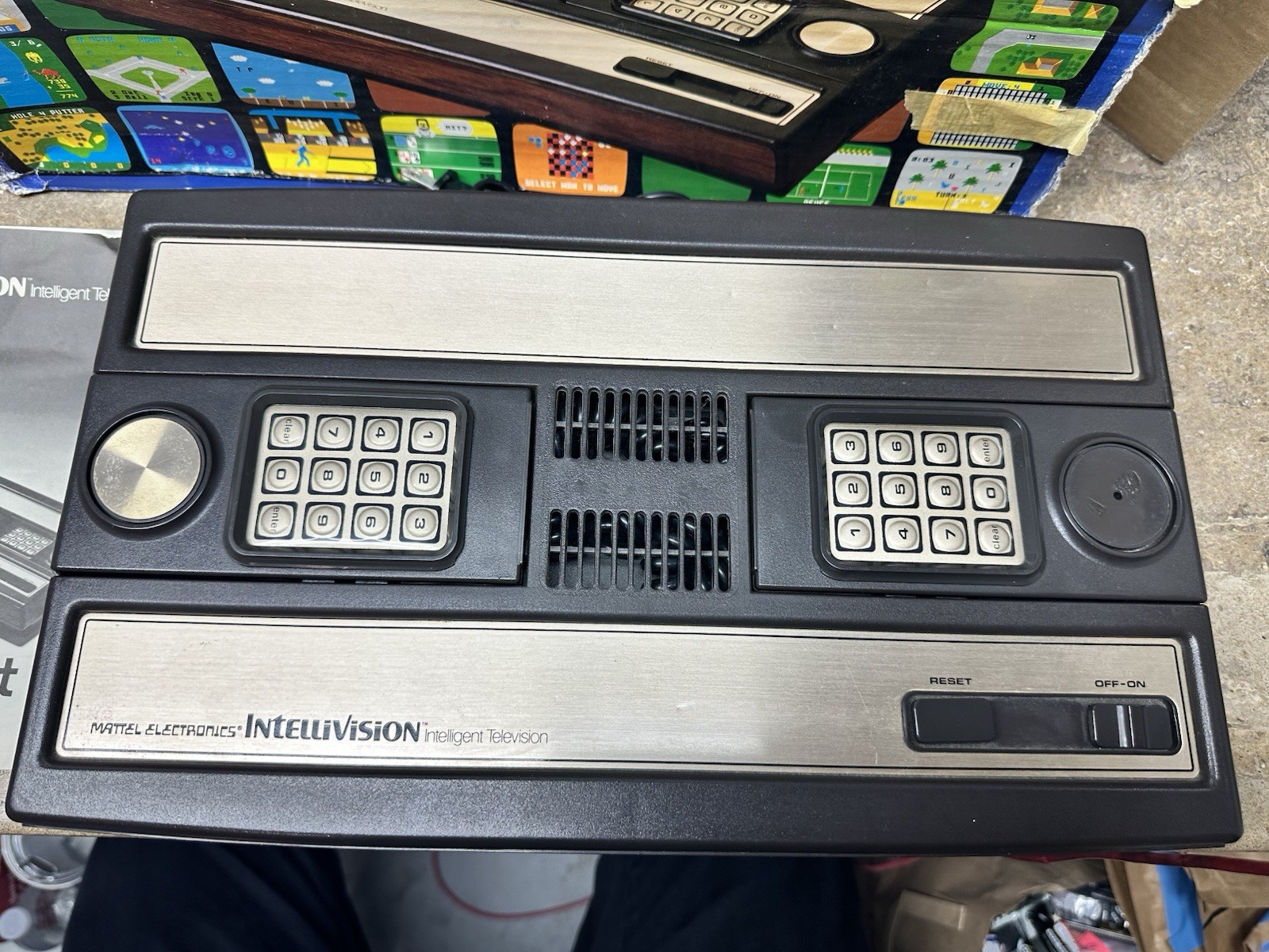 MATTEL INTELLIVISION CONSOLE VINTAGE VIDEO GAME SYSTEM COMPLETE IN BOX W/6 GAMES