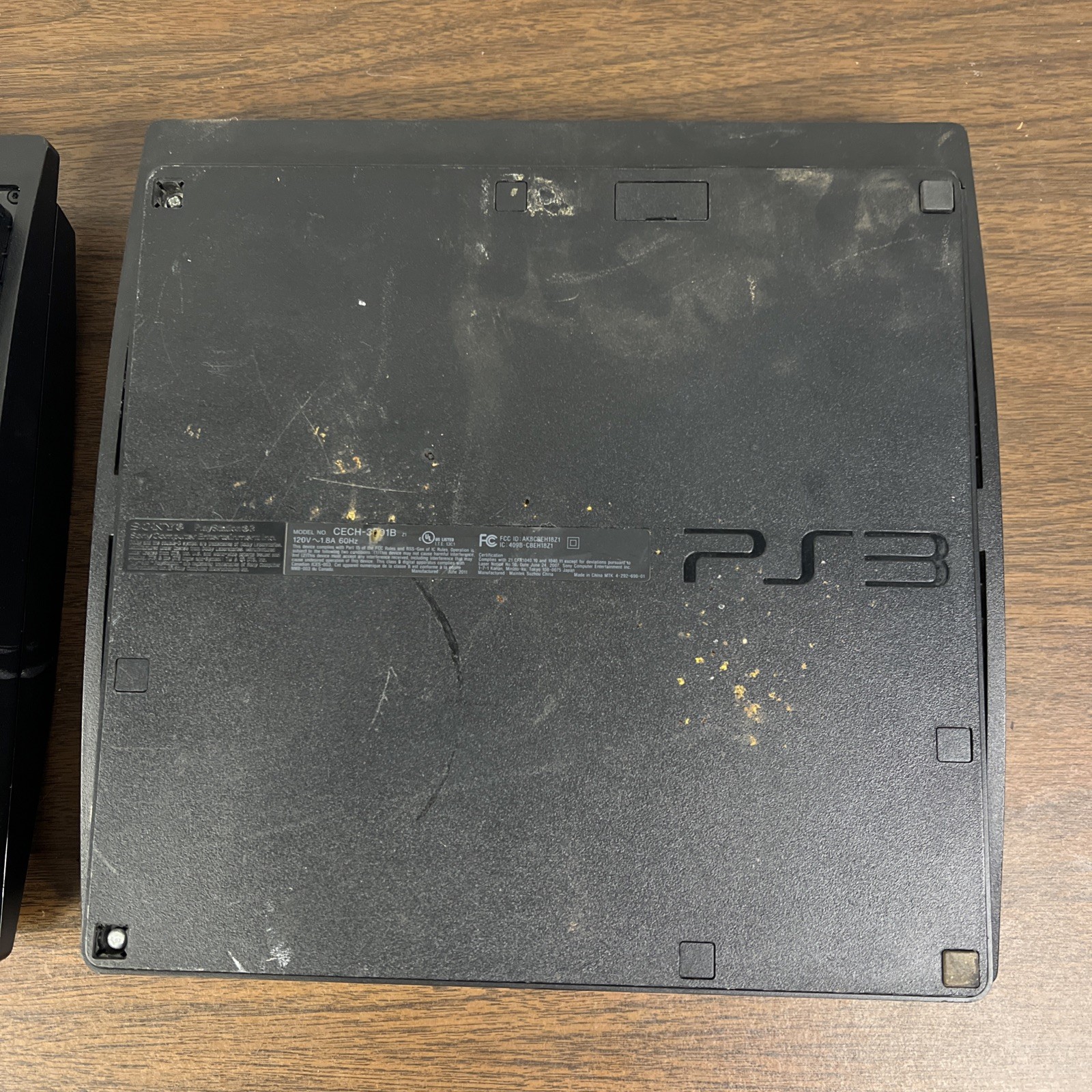 Lot Of 2 Broken Sony PlayStation 3 PS3 Slim CECH-3001 Consoles For Parts/Repair