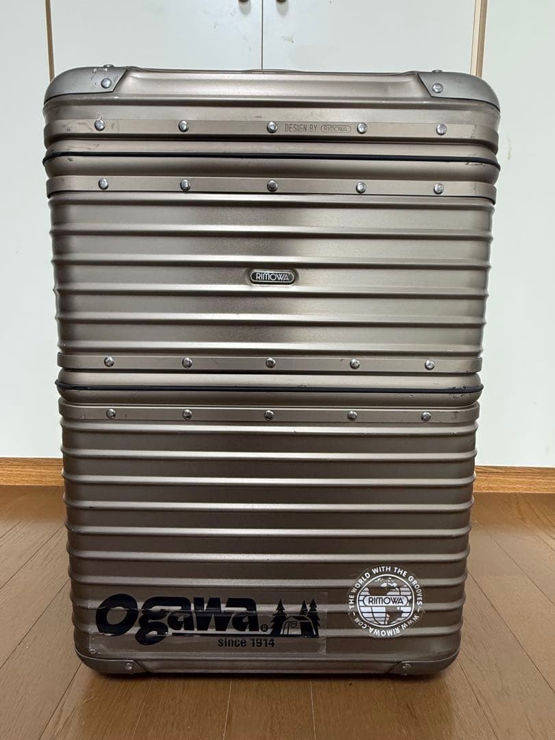 Rimowa Classic Flight Case Weink Topaz Titan Dti. Titanium 10.8x15x24.2″ Outdoor