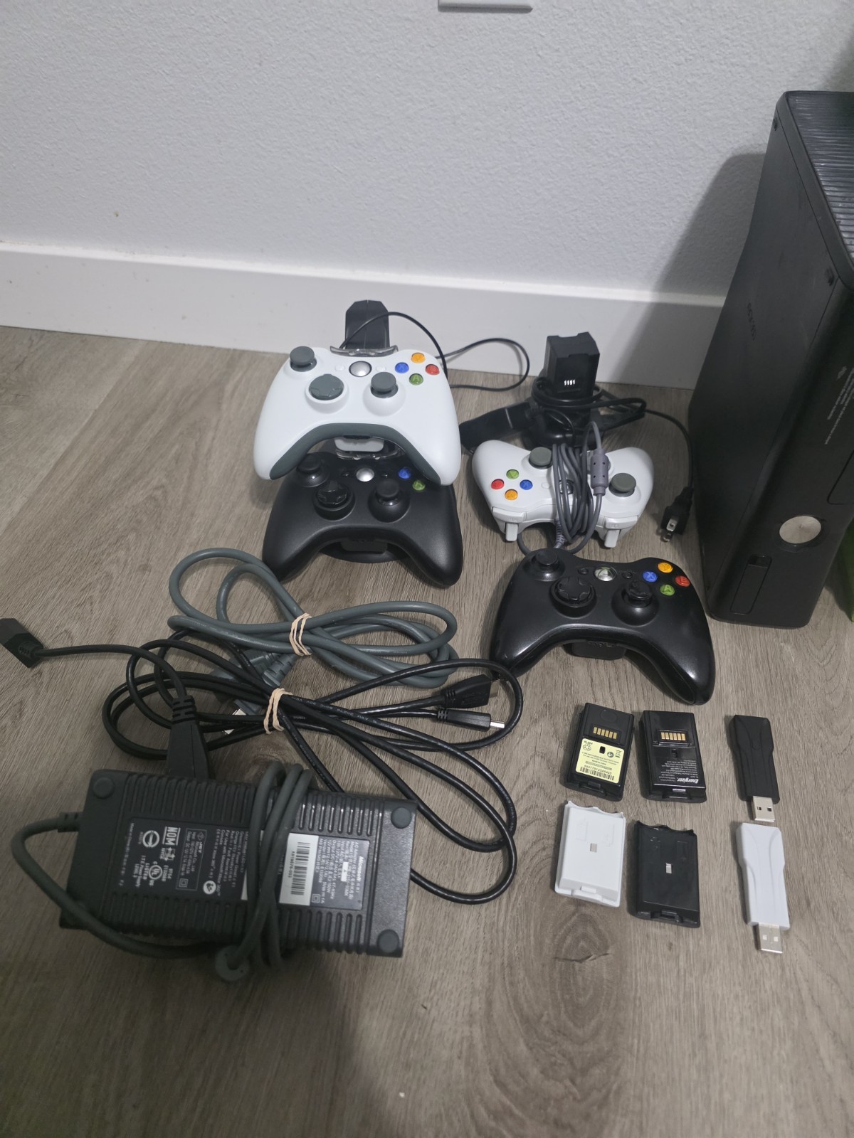 Xbox 360 S Console Bundle 4 Controllers 30+ Games No Hard Drive Tested Works