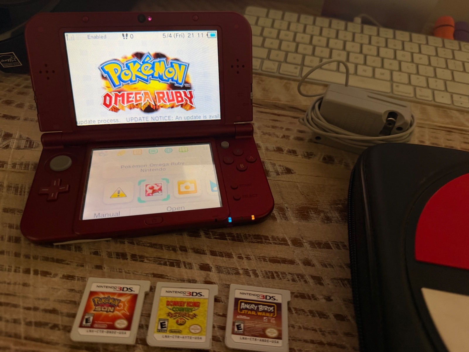 Nintendo “New” 3DS XL Metallic Red Used Amazing Condition + 4 Games Case Charger