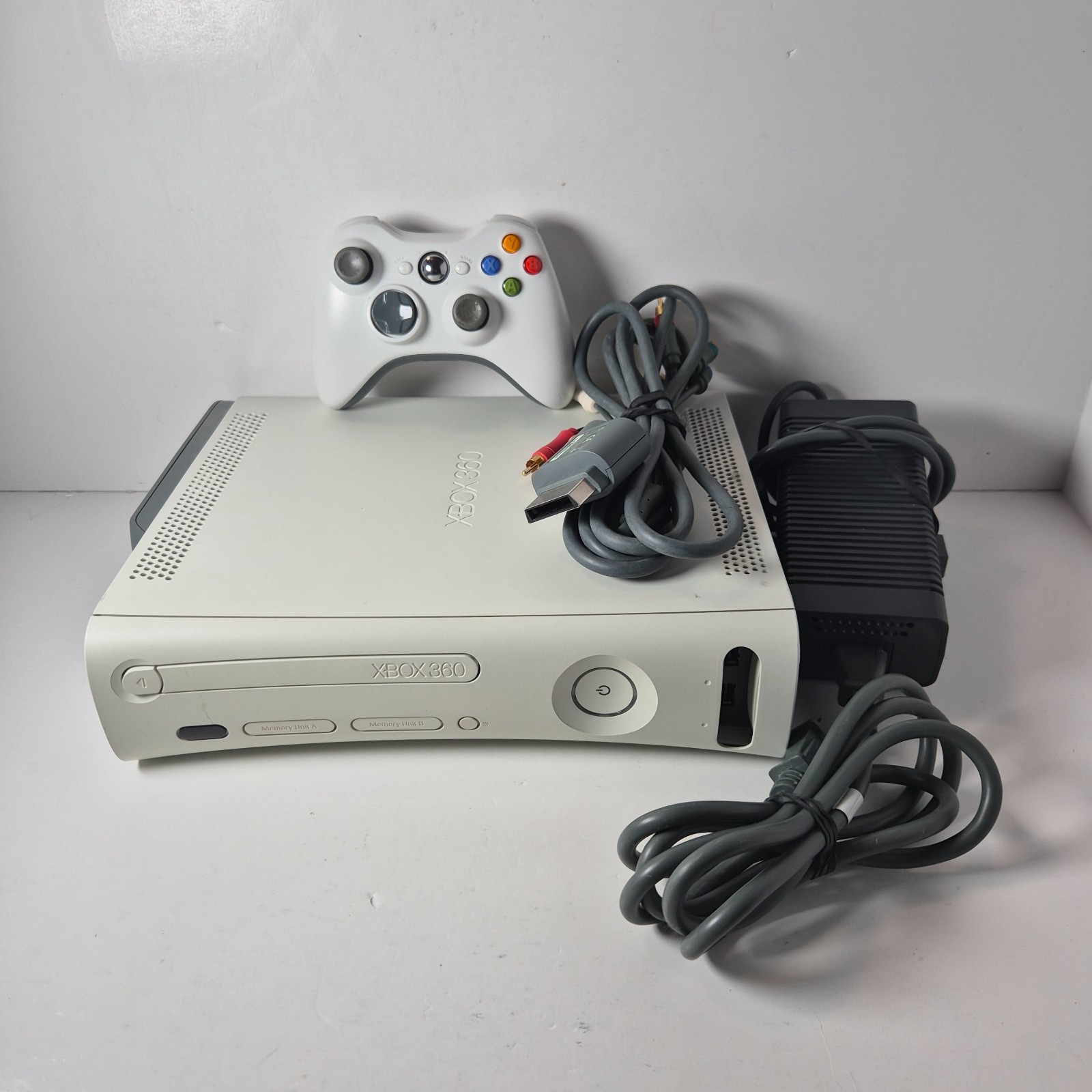 Microsoft Xbox 360 60GB White Console Bundle Controller Cables Tested