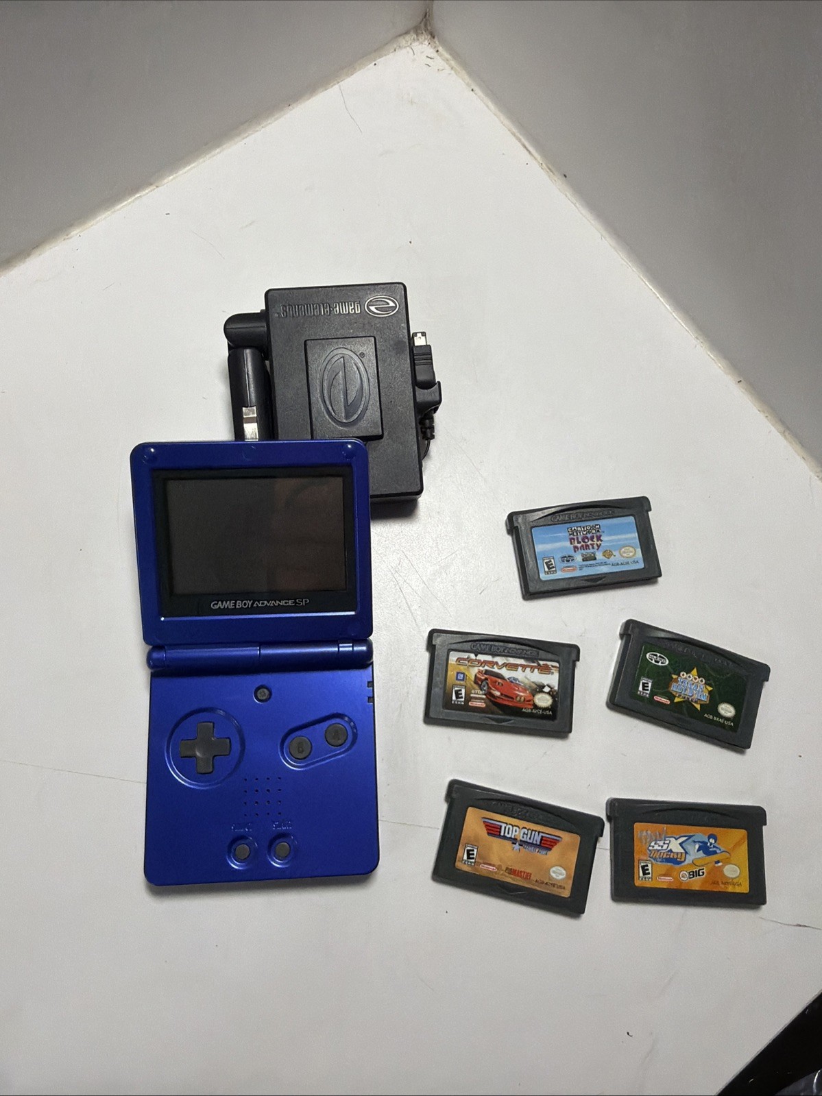 Nintendo Gameboy Advance GBA SP Cobalt Blue Handheld AGS-001+5 Games withCharger