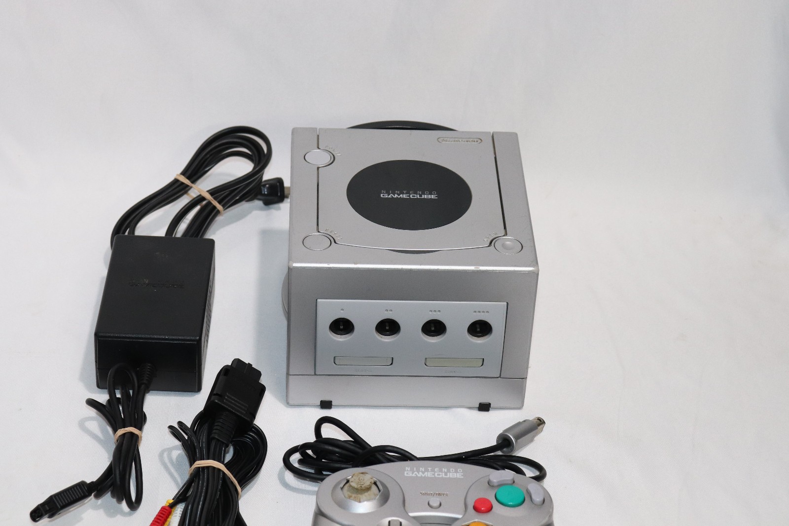 Nintendo GameCube Console DOL-101(USA) Silver – Complete