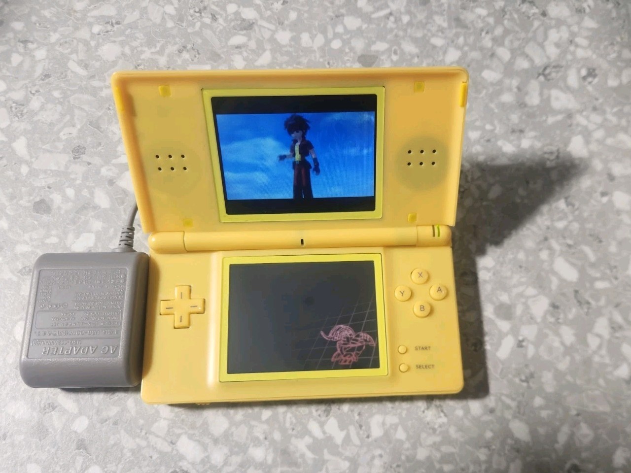 Nintendo DS Lite Pokémon Edition 4MB Yellow Handheld System 2
