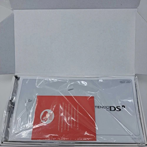 Nintendo DSi White: Standard Edition [Discontinued Limited Collectible] COMPLETE