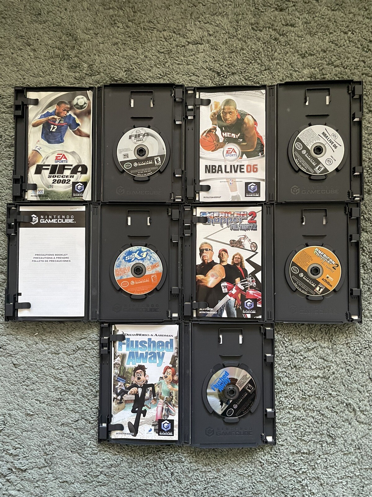 Nintendo GameCube Indigo Console Bundle DOL 001 Model w/5 Games & 2 Controllers