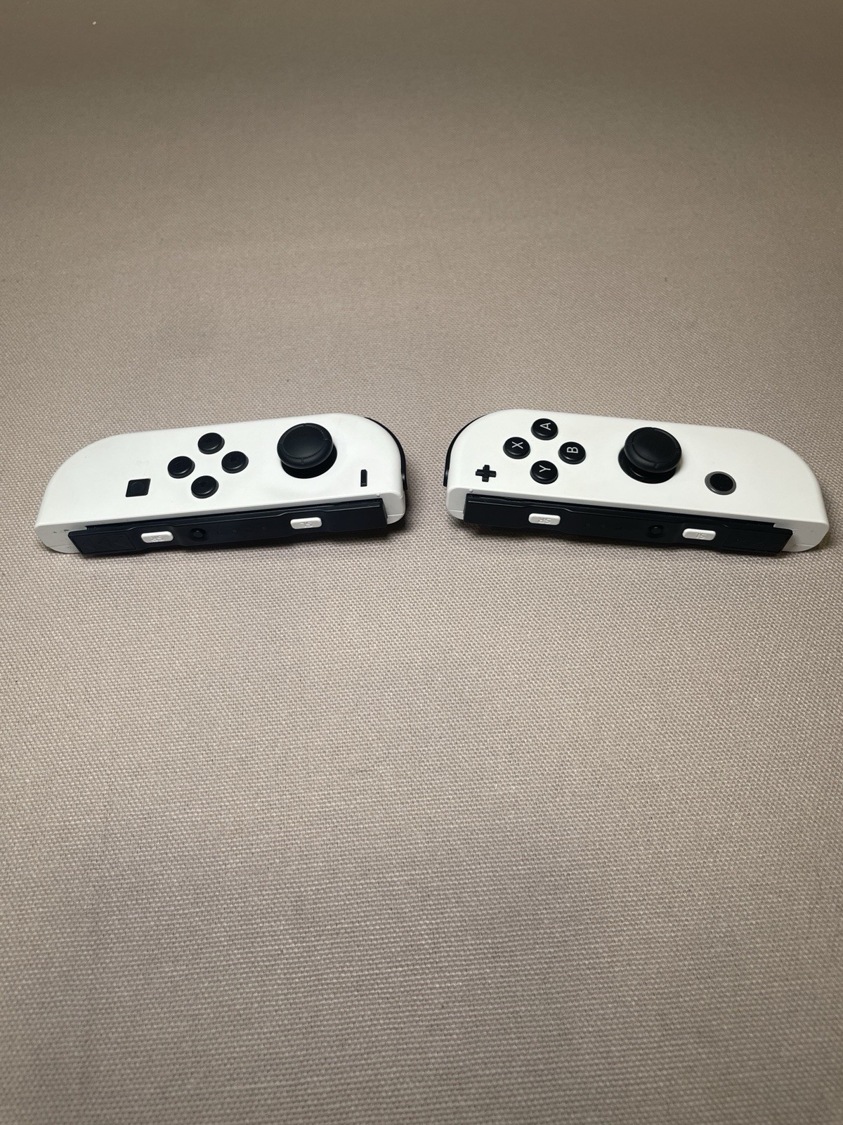 Nintendo Switch (OLED Model) White/Black 64GB Console PLUS Game & SD card!