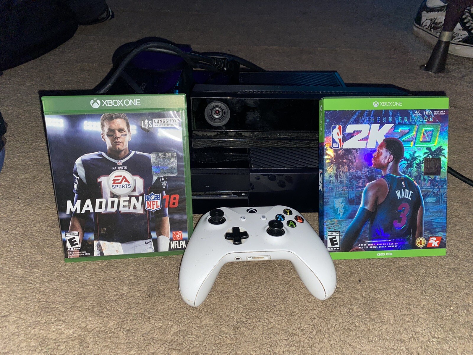 Microsoft Xbox One with Kinect 500GB(Includes Madden 18 and NBA 2K20 Legend Ed.)