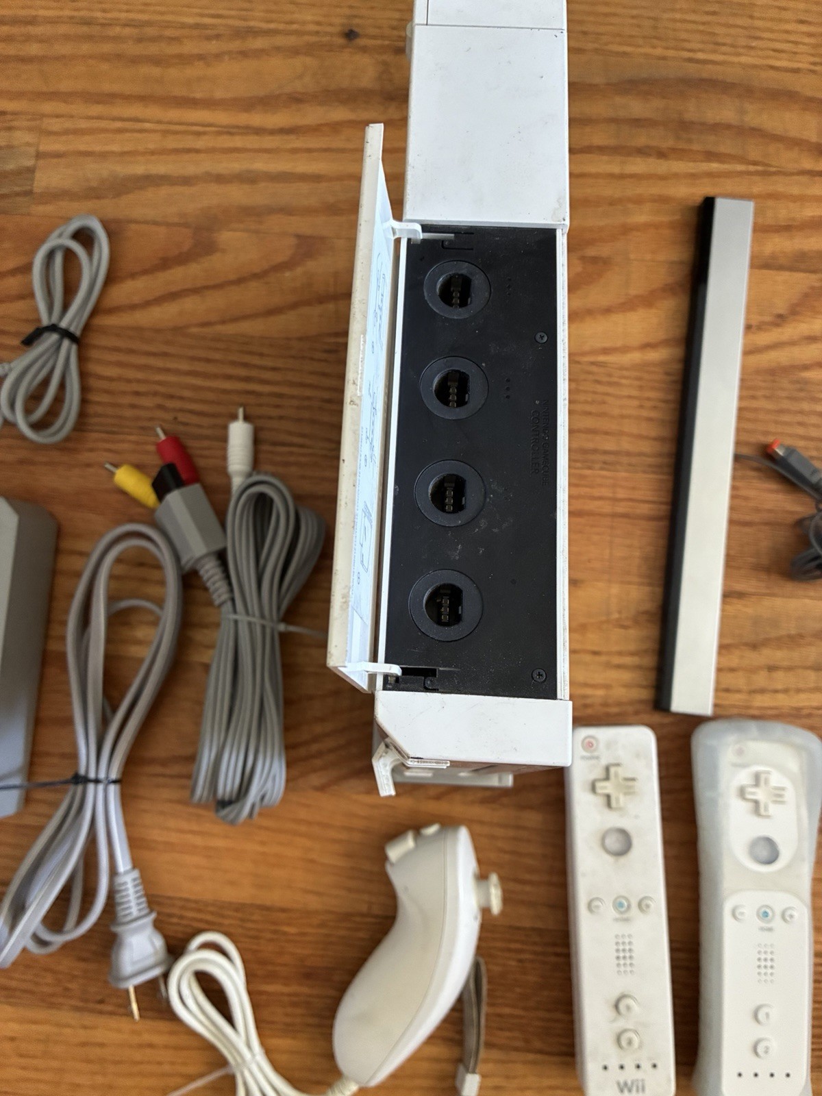 Nintendo Wii RVL-001 512 MB Home Console – Complete OEM Bundle
