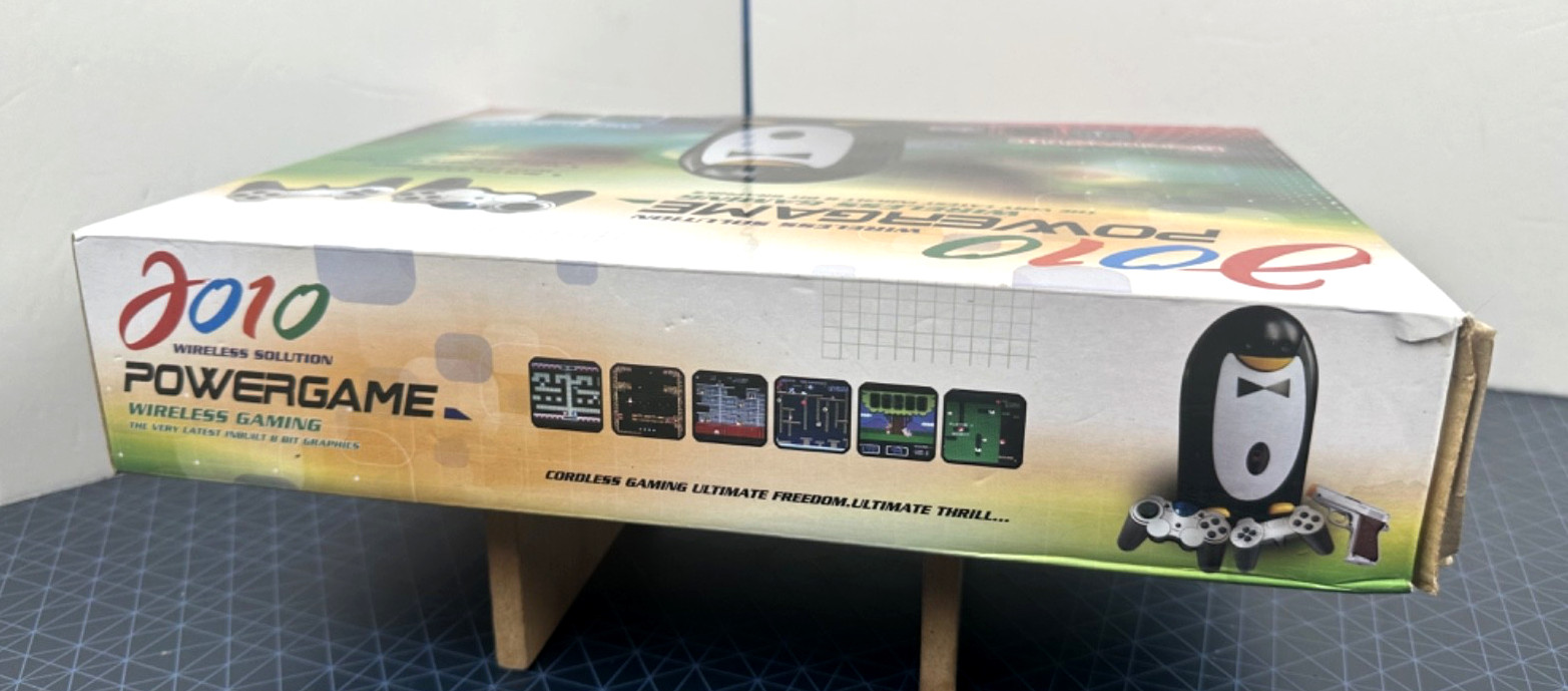 Penguin Powergames Famiclone Console – with Two Controls & Zapper, BRAND NEW!