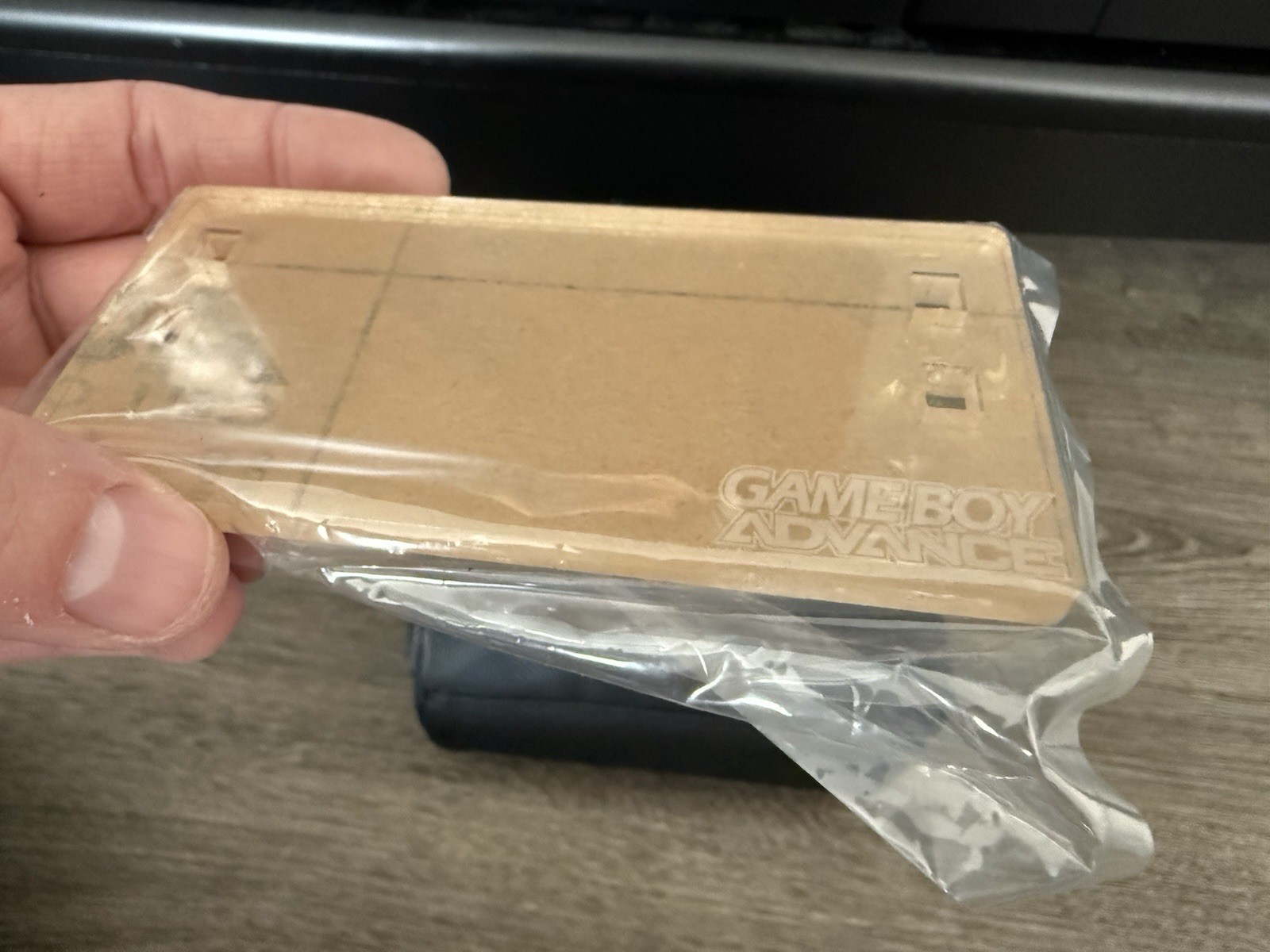 Near Mint Game boy Advance Arctic White + Case + unopened acrylic display stand