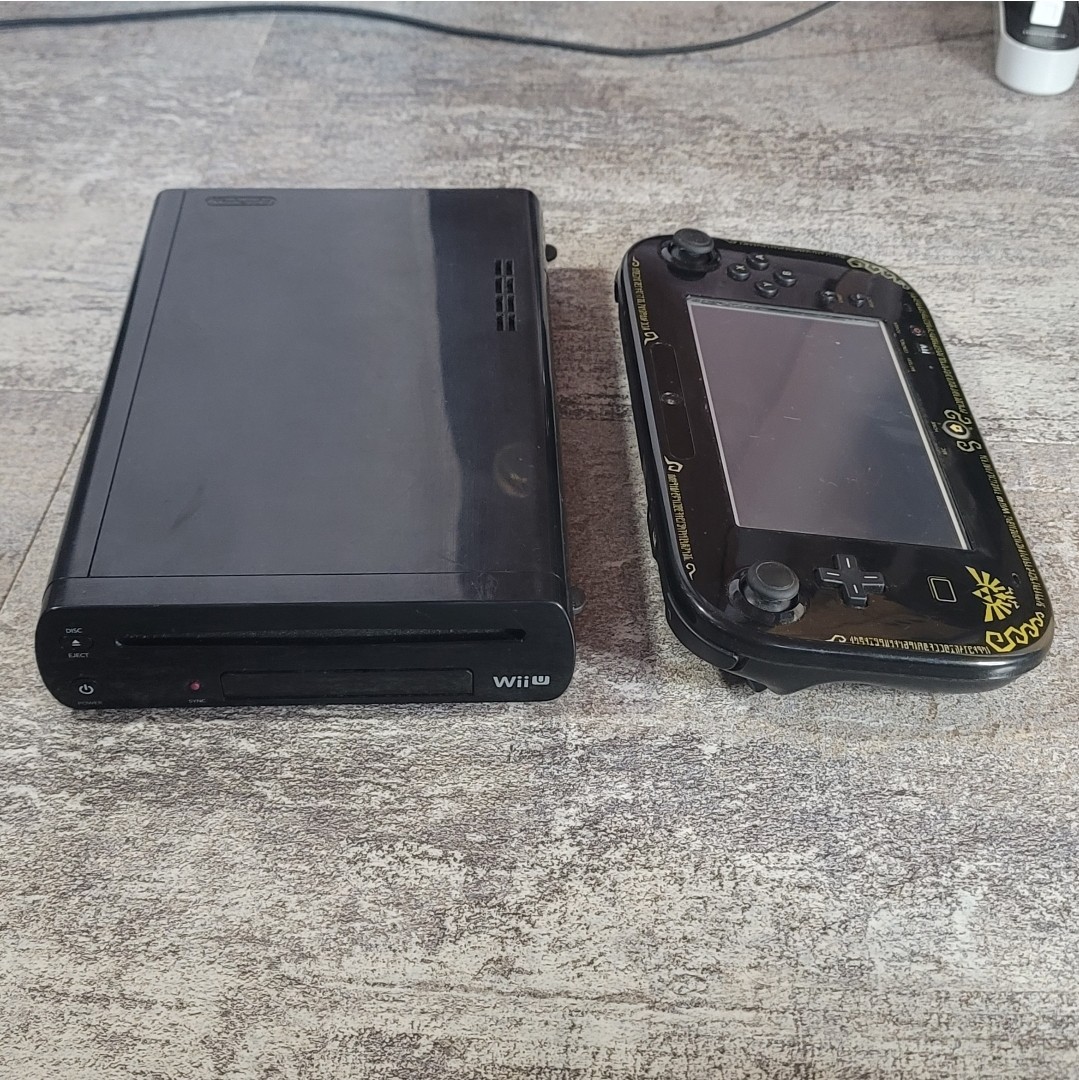 Nintendo Wii U Game Console WUP-101(02) Legend of Zelda Gamepad + 12 Games