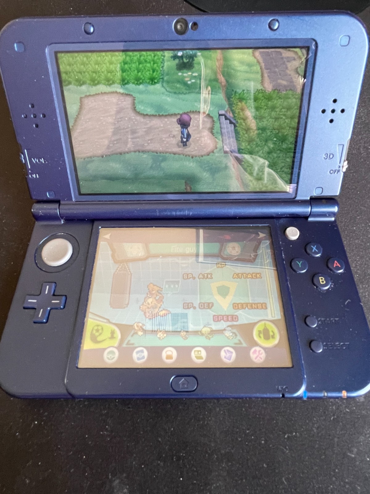 Nintendo New 3DS XL Galaxy Edition Handheld System Purple Excellent condition
