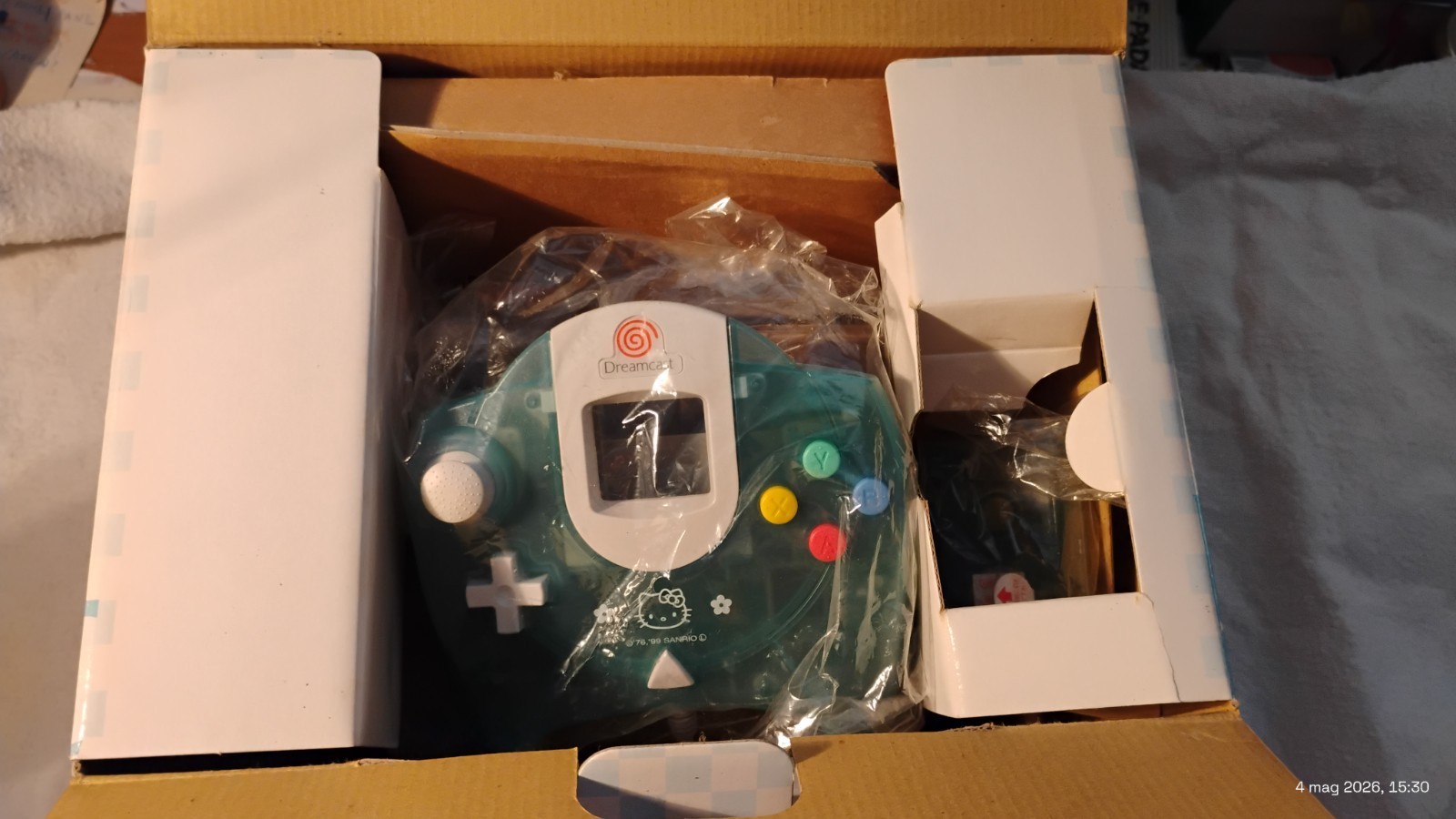 Sega DreamCast HKT-6500B (Hello Kitty – Blue Translucent) NTSC/J NEW