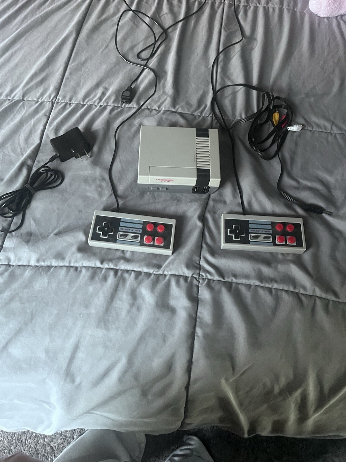 Nintendo NES Entertainment System Microconsole 512MB w/ 2 Controllers AV & AC
