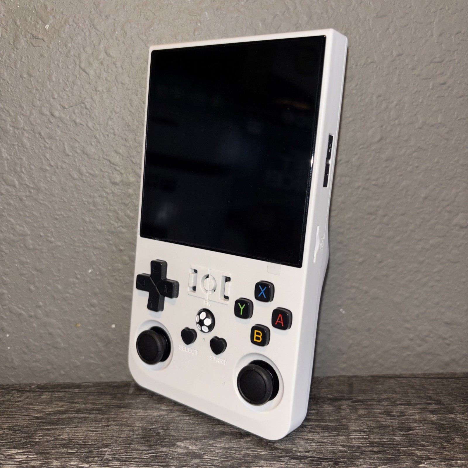 R36 Max Handheld Retro Game Console 4″ IPS Screen Open Source Emulator Open Box