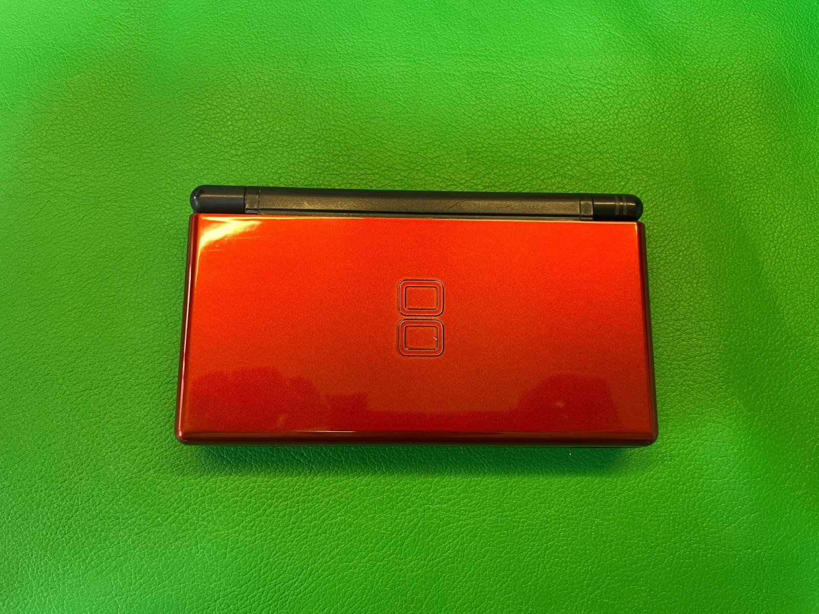 Nintendo DS Lite Crimson Handheld System Red/Black no Charger a010