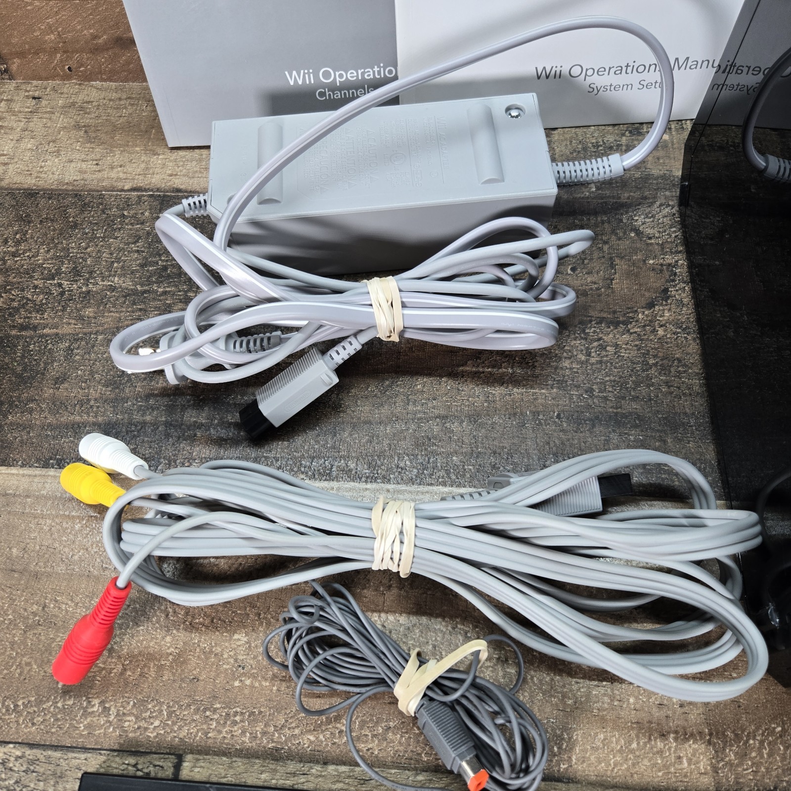 Nintendo Wii RVL-101 Black Bundle Controller, Cables, Fishing, Star Wars, Strike