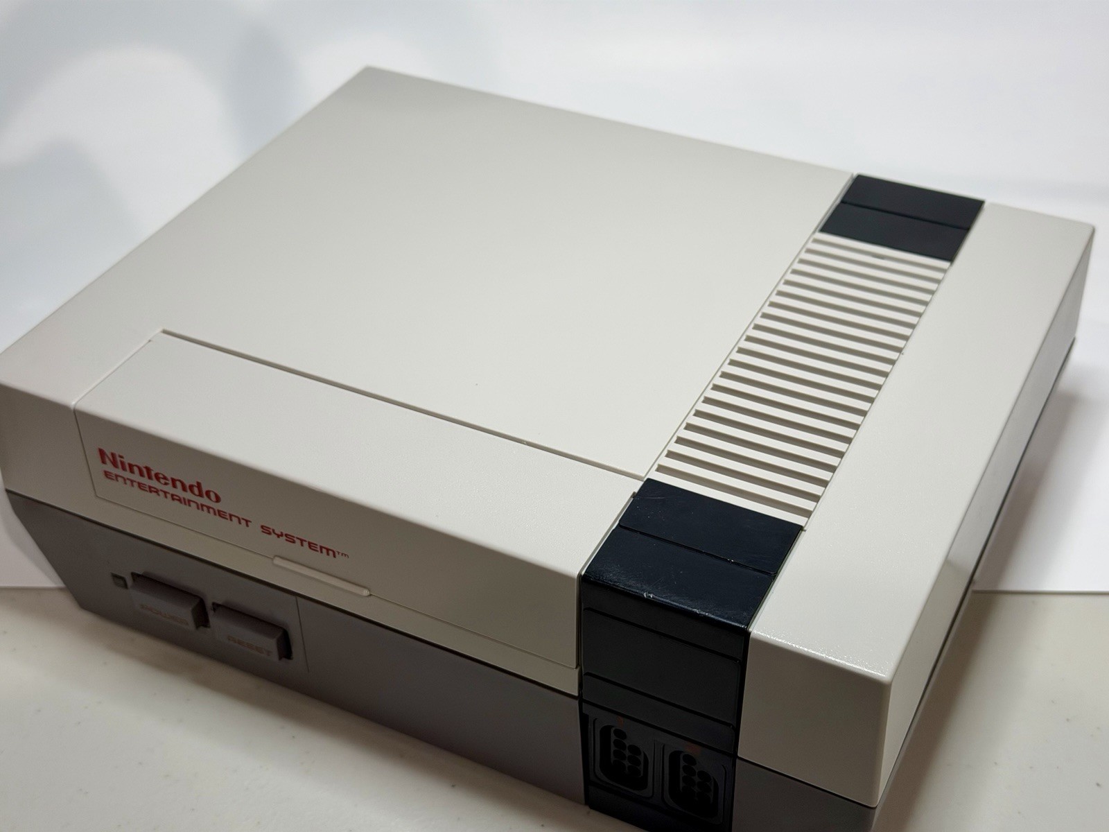 Original Nintendo NES Console Bundle Cables 2 Controllers + Super Mario Bros 3