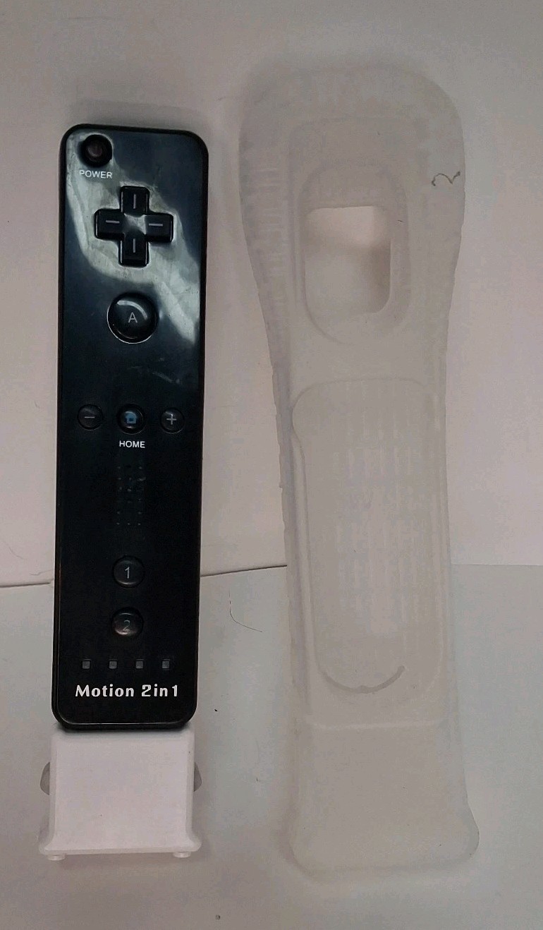 Nintendo Wii RVL-001 (USA) White Console, 2 Games And More….