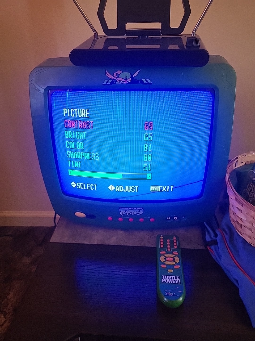 Nickelodeon Retro CRT TV with Remote Control