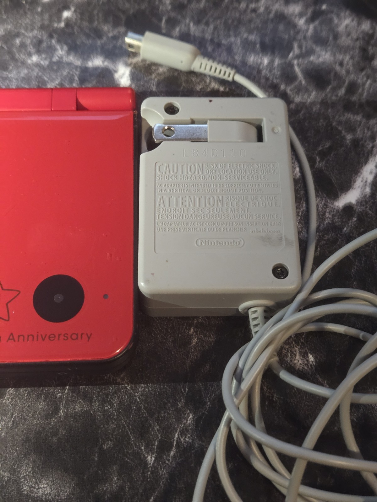 Nintendo DSi XL Super Mario Bros. 25th Anniversary Edition w/ Charger Tested
