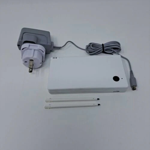 Nintendo DSi White: Standard Edition [Discontinued Limited Collectible] COMPLETE