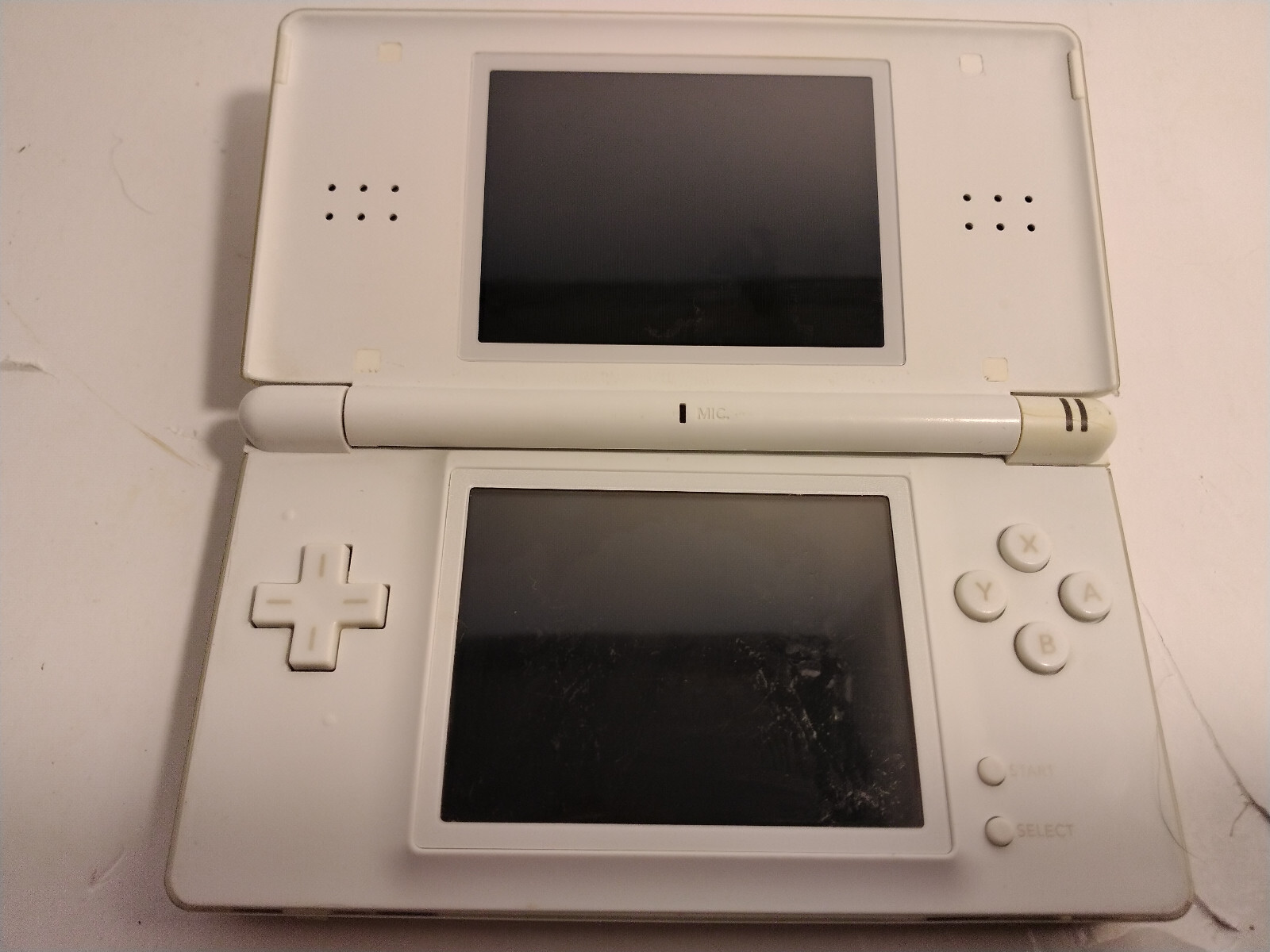 Nintendo DS Lite Handheld System / Console White(13306461)