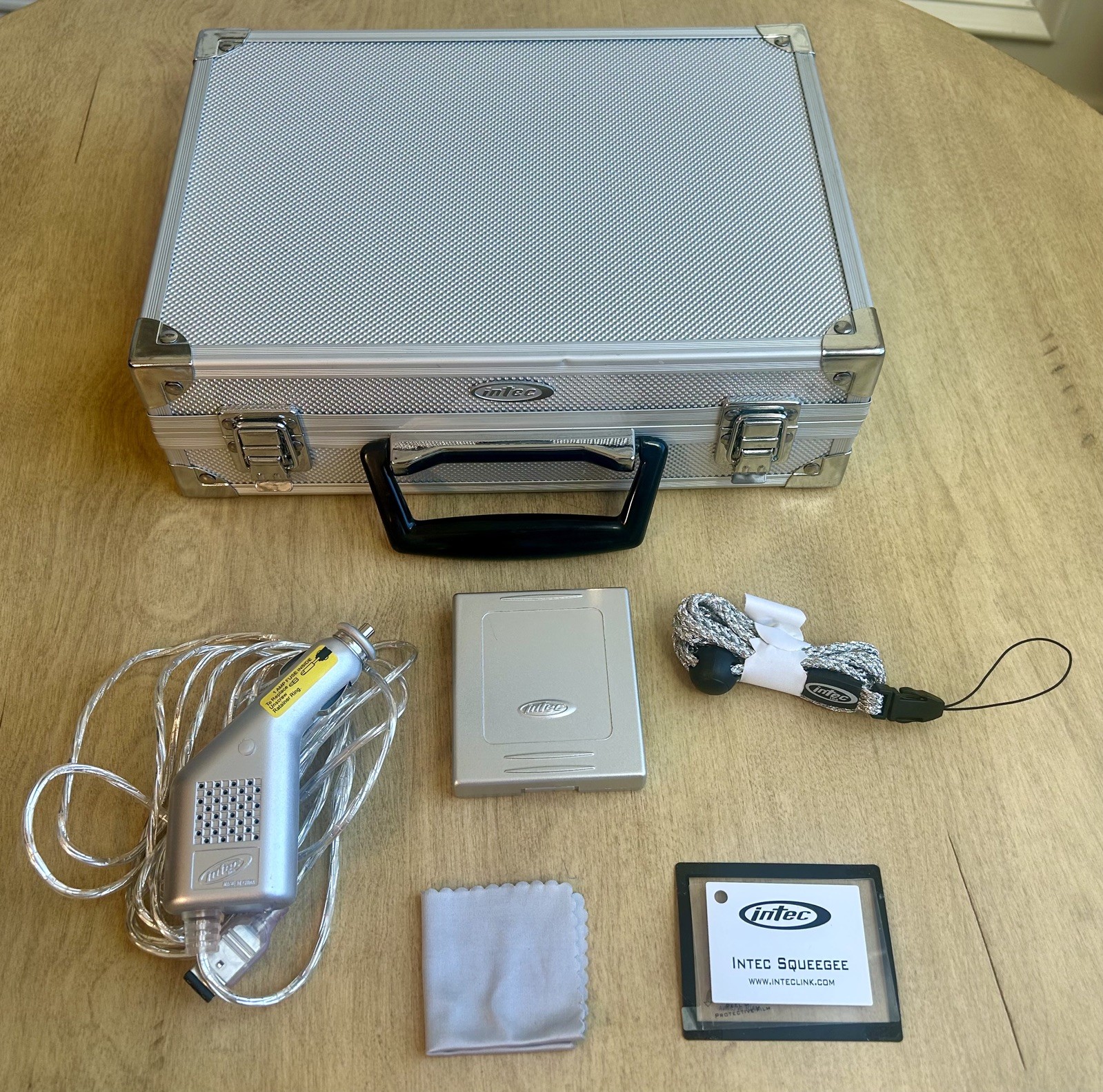 Intec (Nintendo DS) Pro Gamer’s Kit Aluminum Case and Accessories