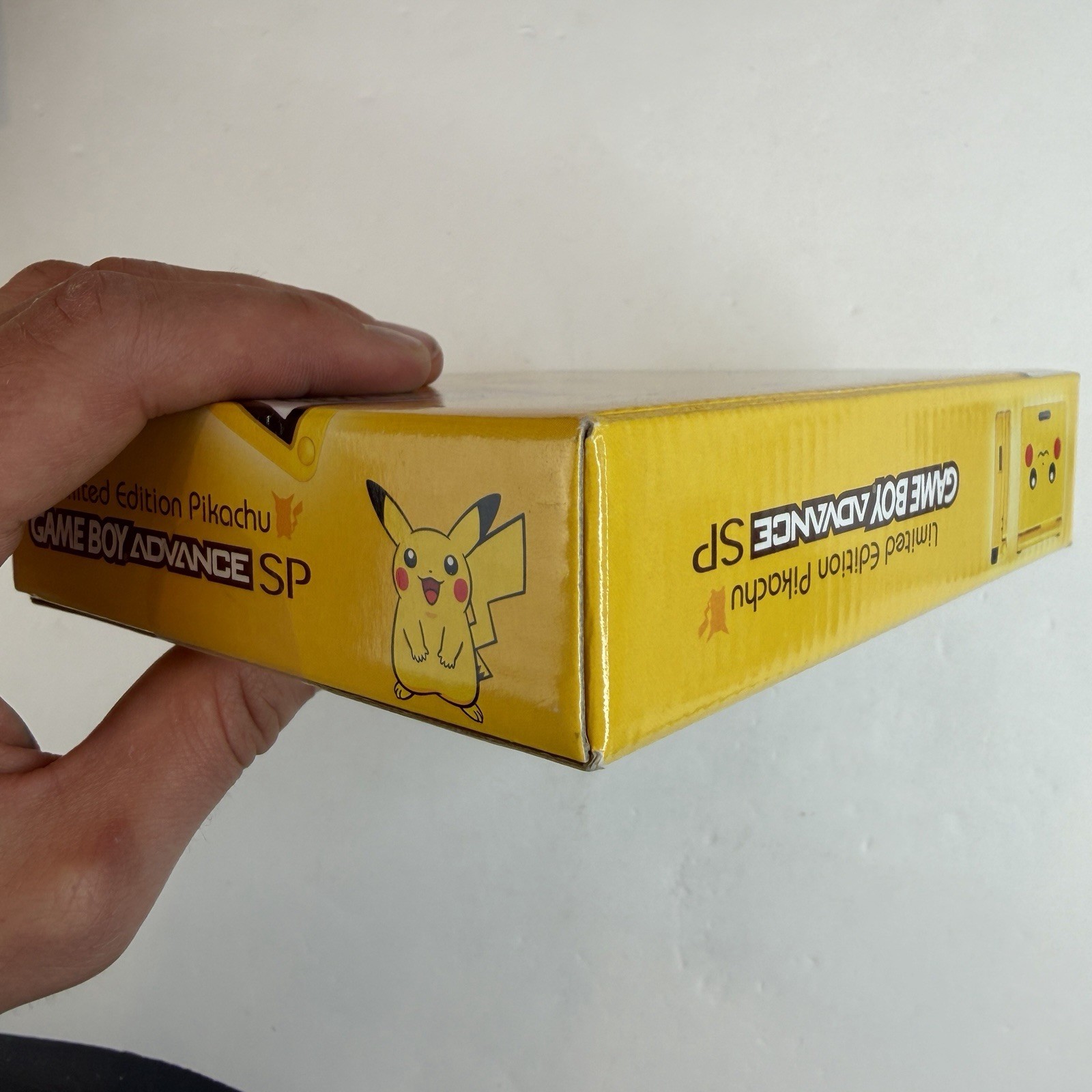 SEALED BRAND NEW Nintendo Game Boy Advance SP Limited Pikachu Edition Toys R US