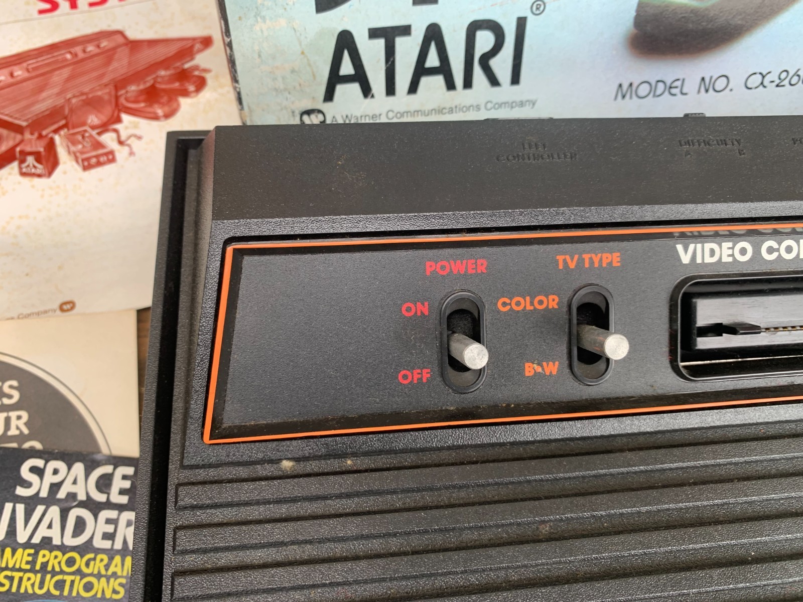 Atari CX-2600A Video Computer System Game Console W/ 2 Controllers Paddles & Box