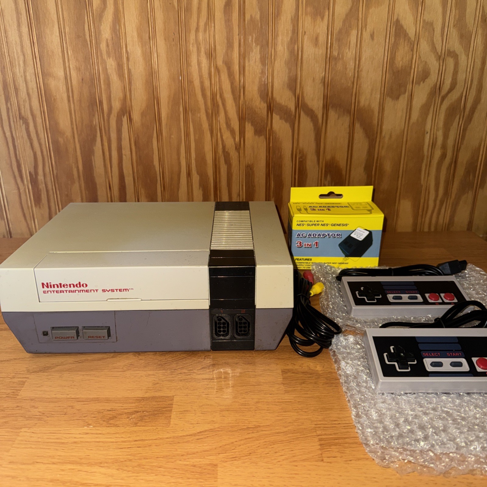 Nintendo NES-001 1985 Console 2 Controllers Power,co-axles cords Tested Working