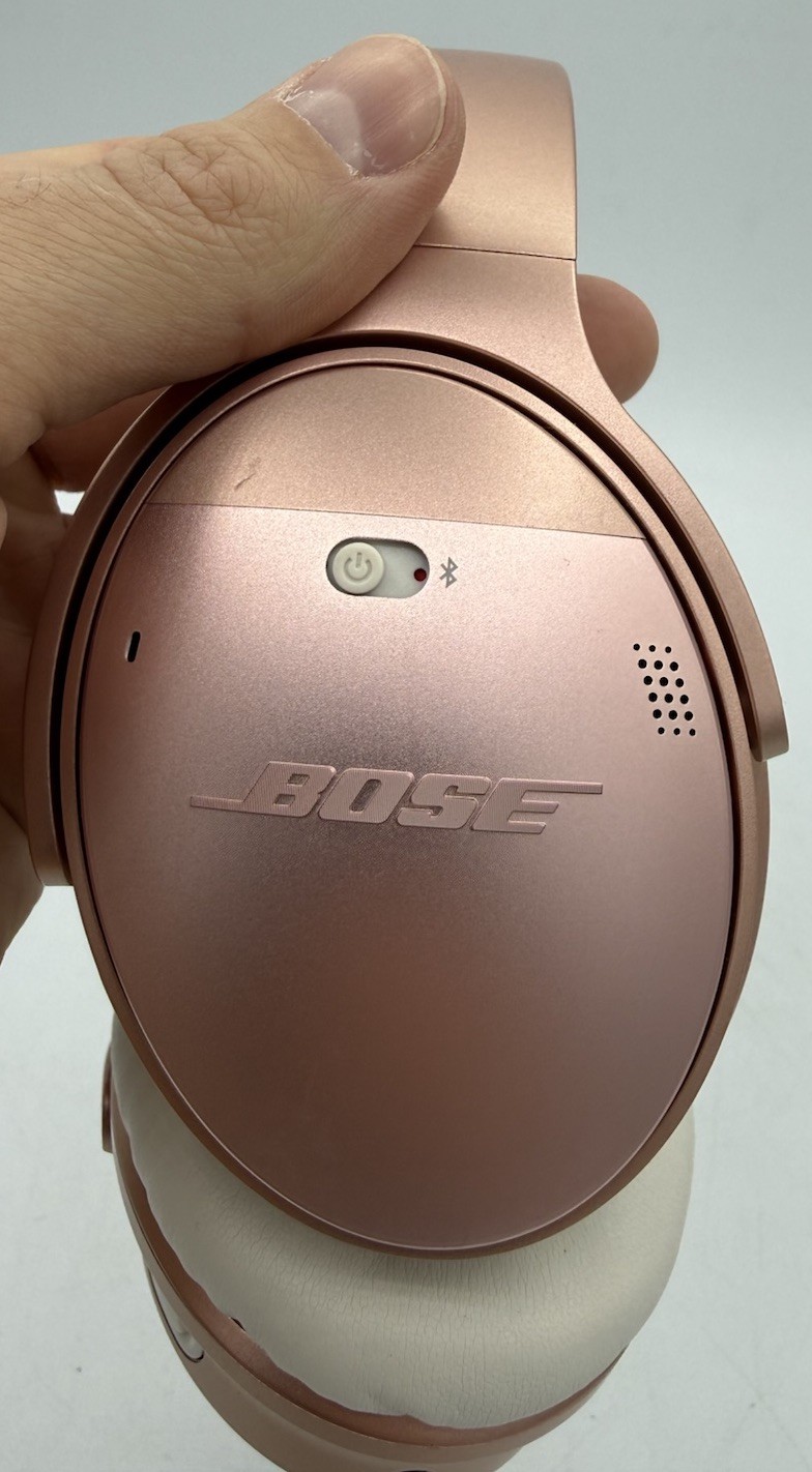 QuietComfort 35 wireless headphones Rose Gold Mo Charger Tested