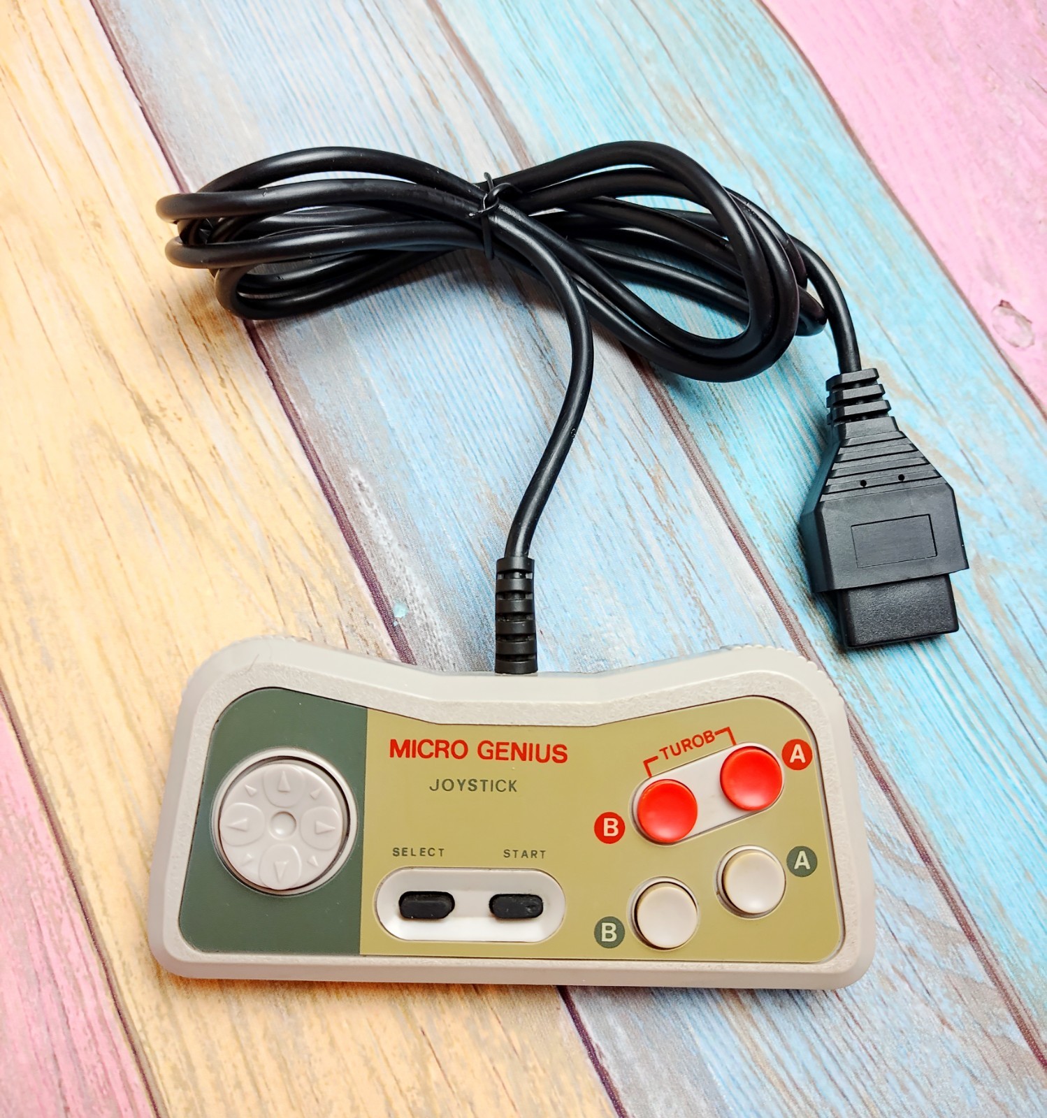 Micro Genius IQ-501 console 8bit