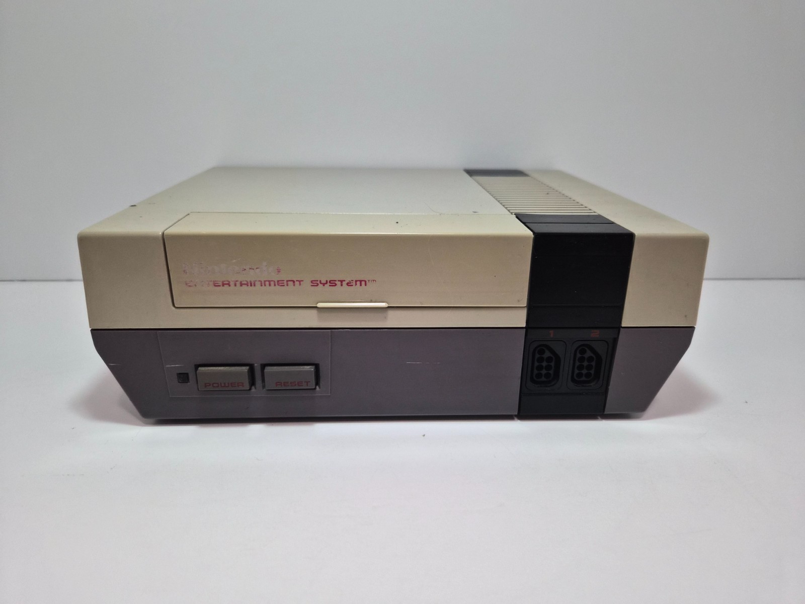 Nintendo NES Console Bundle w/ Controller AV to HDMI Adapter & All Cables Tested