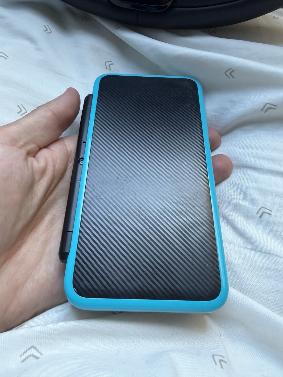 Nintendo New 2DS XL Turquoise Black Console For Parts & Repair DOESNT WORK! READ