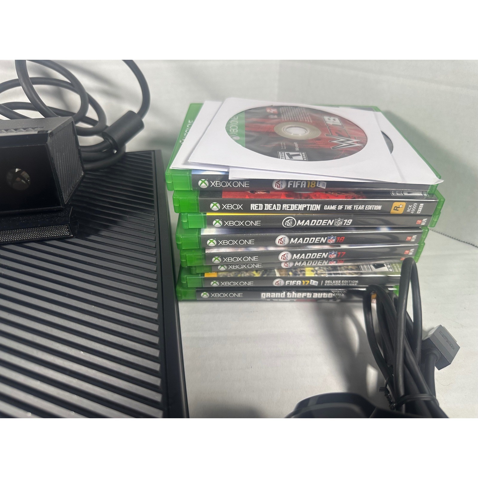 Microsoft Xbox 1 500GB Black Console Bundle Kinect 2 Controllers 11 Games GTA V
