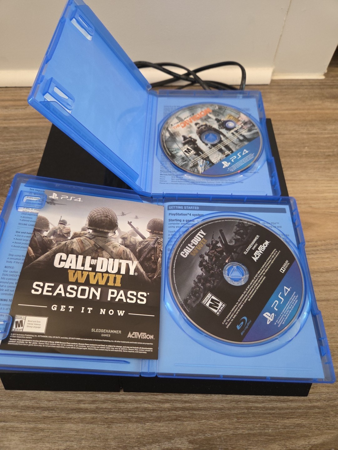 PlayStation 4 Console With 2 Games: BUNDLE
