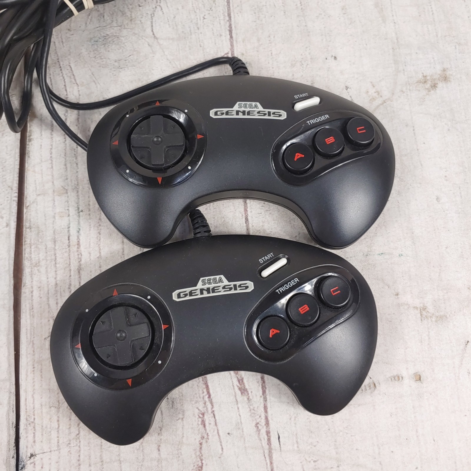 Sega Genesis Classic Mini Console (MK-16000) – 2 Controllers – Authentic TESTED