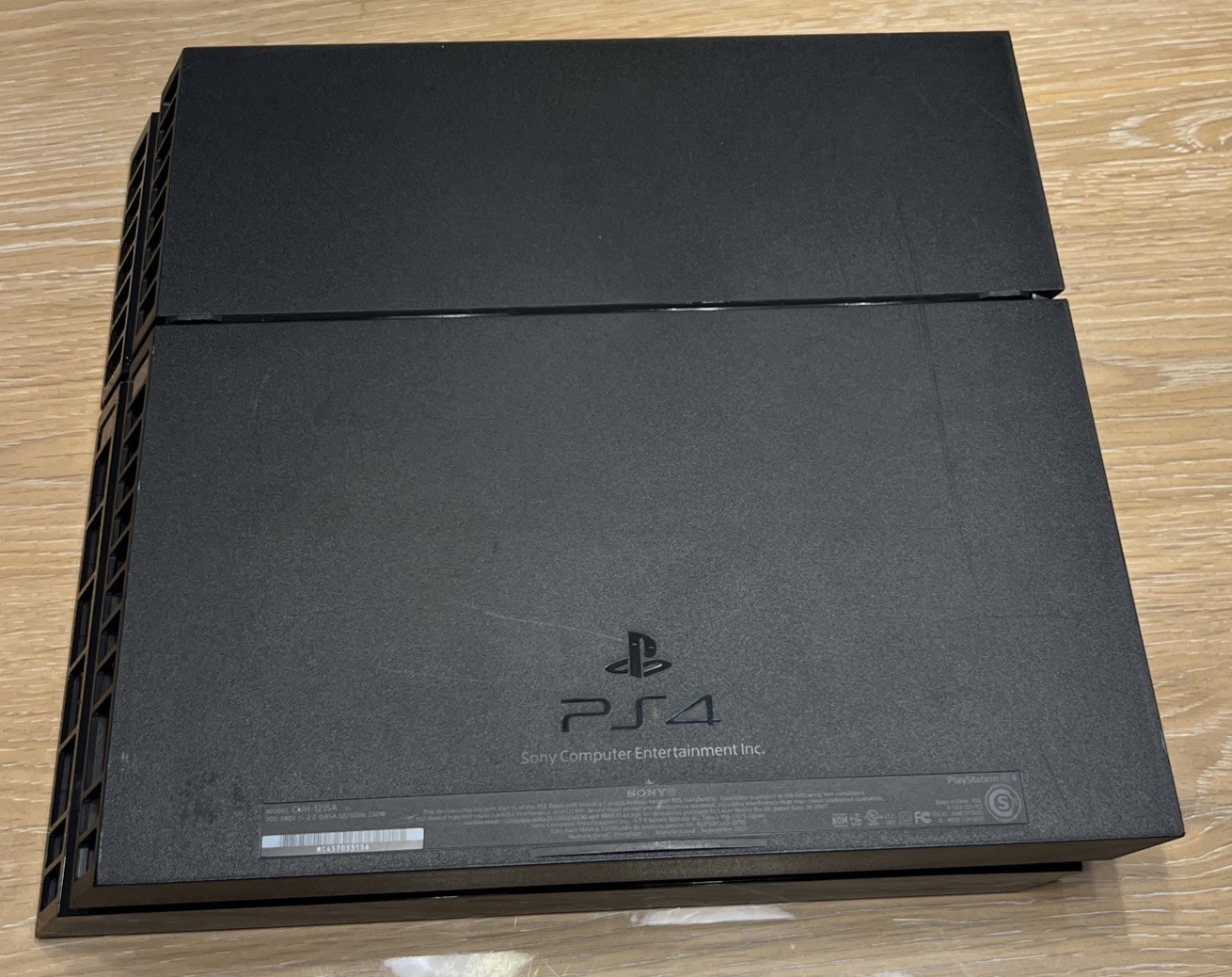 PlayStation PS4 DARTH VADER STAR WARS + 3 Controllers + Cables (No HDMI Output)