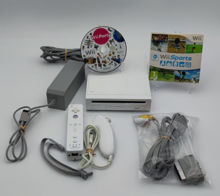 Nintendo Wii Gamecube + Wii Sports + Wii Party + MOTION Controller – Bundle