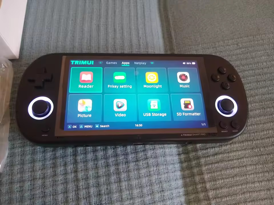 Trimui Smart Pro Handheld Game Console 4.96″ IPS Retro Linux RGB Joystick