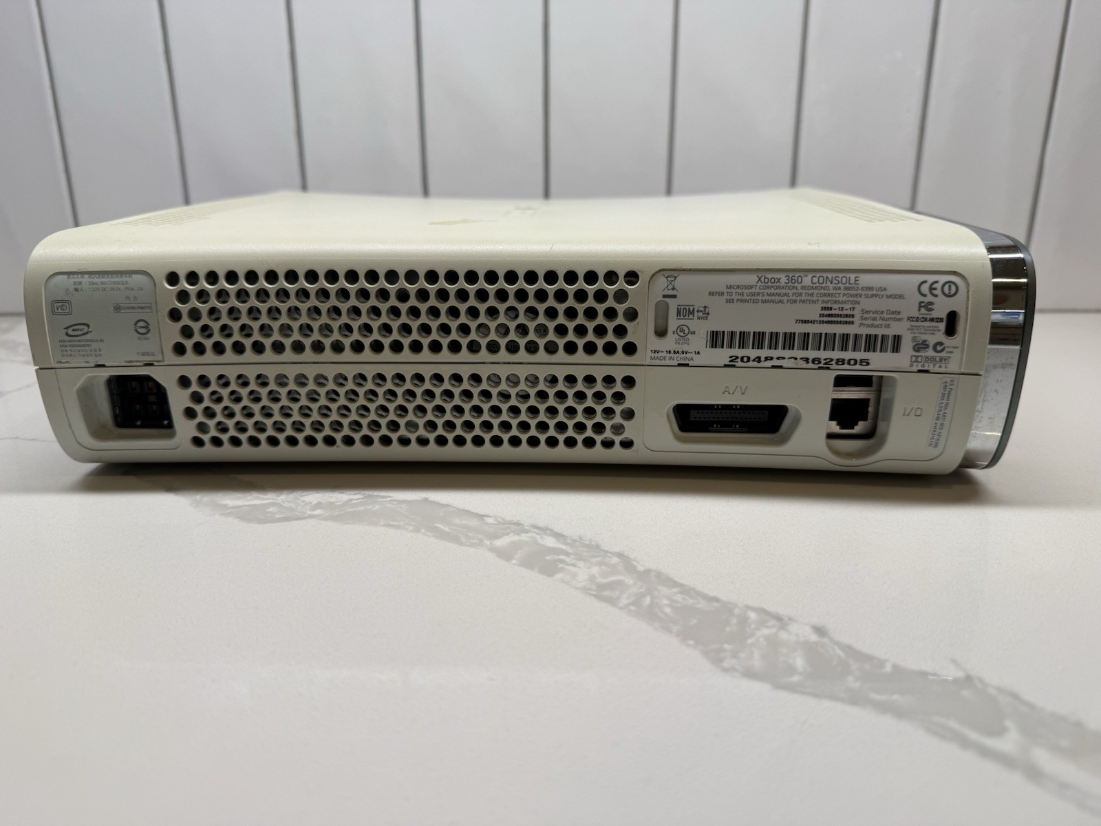 Microsoft Xbox 360 White Console NOT WORKING FOR PARTS ONLY – No Cords Red Ring