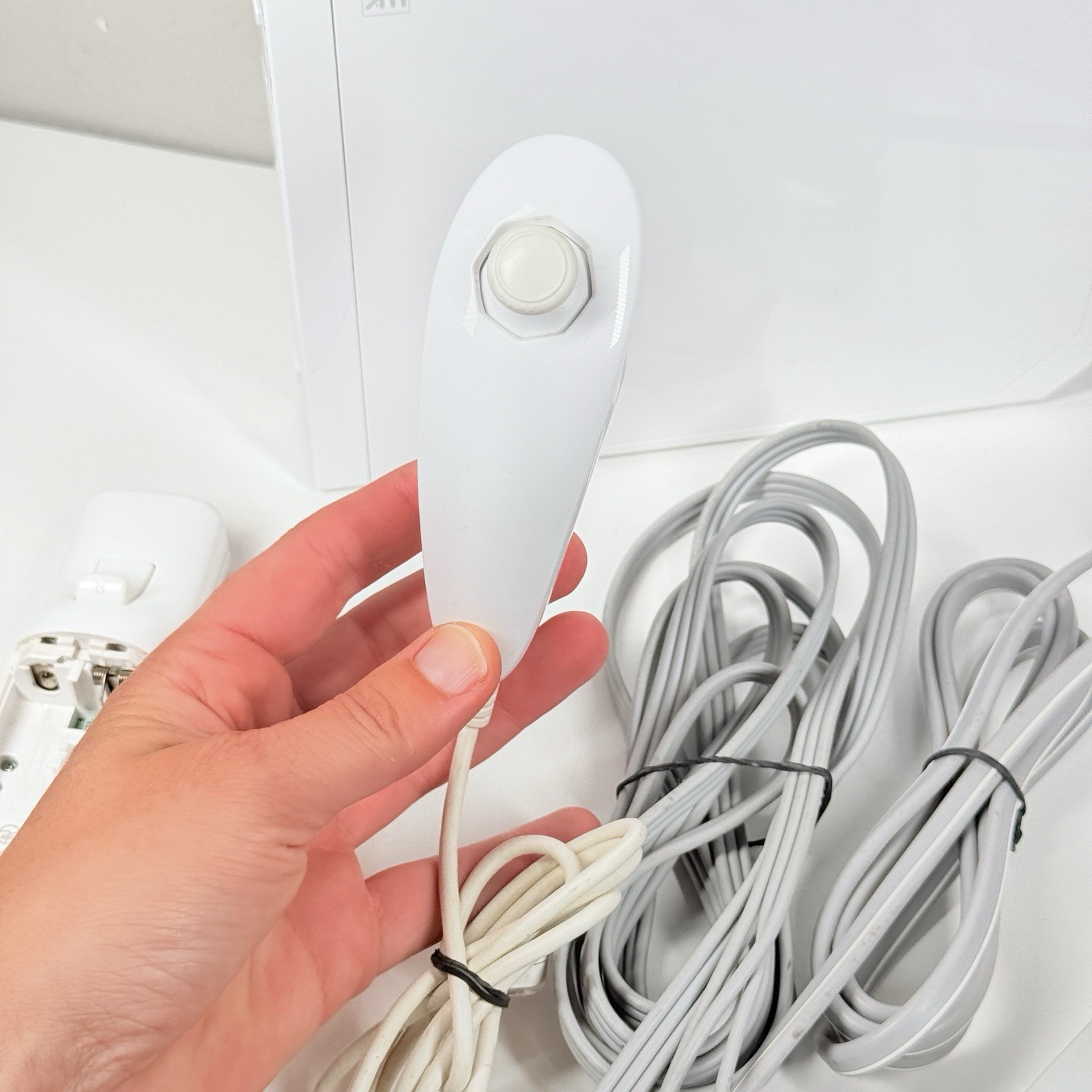 Nintendo Wii White Console Bundle W/OEM Controller , Super Mario Galaxy Tested