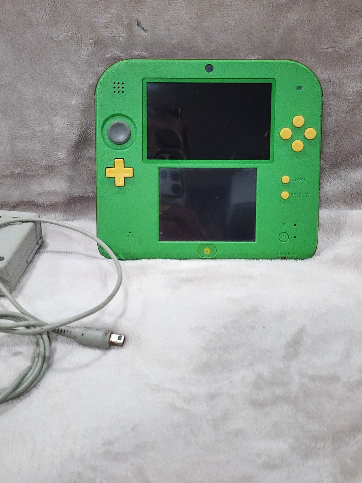 Nintendo 2DS Legend of Zelda Ocarina Time Green Console FTR-001 Missing stylus