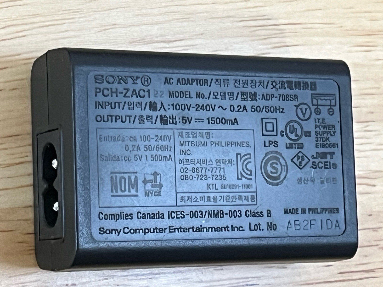 PlayStation Vita PCH-1101 OLED Complete in Box 64GB Card Cradle Case AC Charger