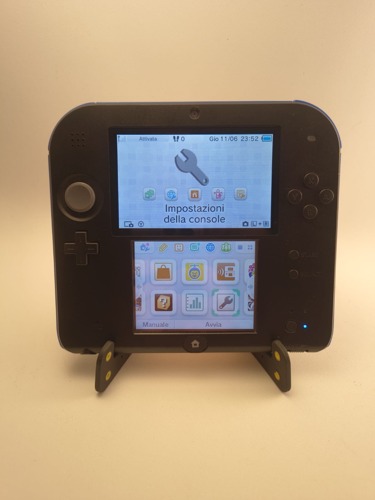Nintendo 2DS FTR-001 Black & Blue Working & COMPLETE 4GB SD Great Condition
