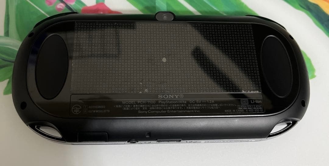 Excellent Sony PlayStation PS Vita PCH-1100 Crystal Black w/charger