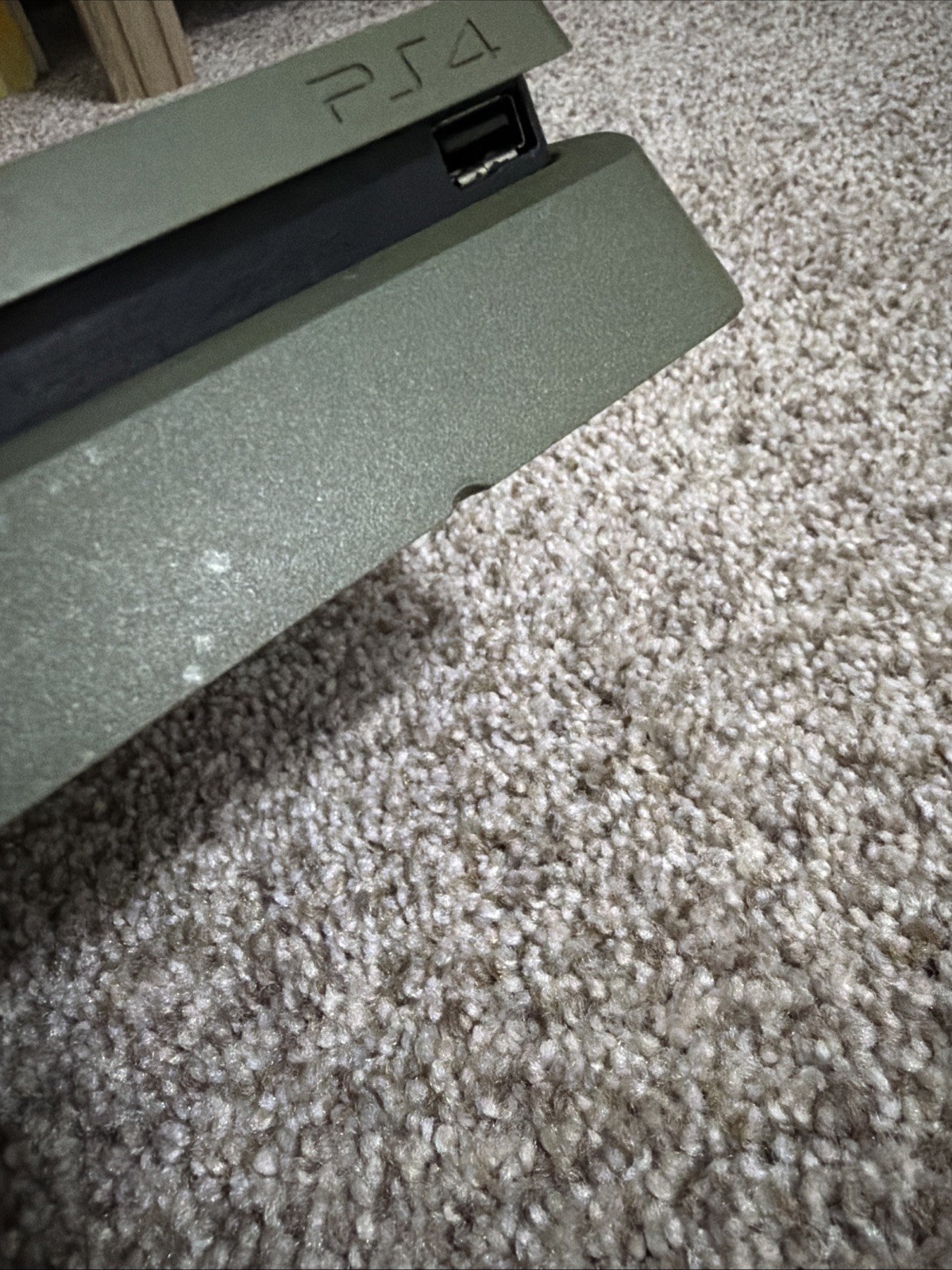 Sony PlayStation 4 Slim Call of Duty: WWII Edition 1TB Camo – JAMMED DISC DRIVE